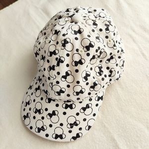 Disney Minnie Mouse Hat, Size Small